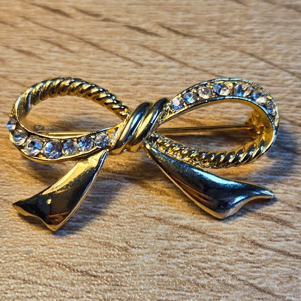 Vintage Gold Tone Rhinestone Bow Brooch